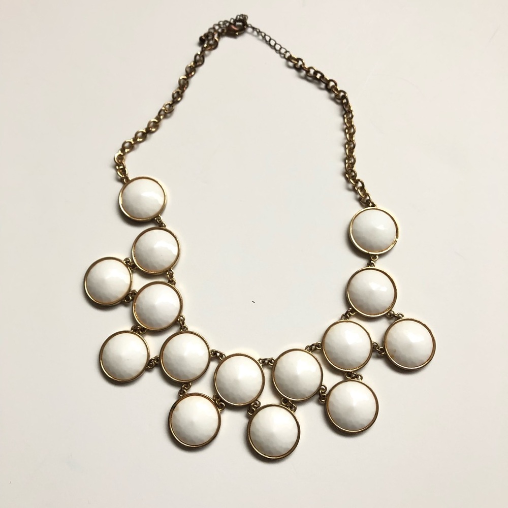 Chunky white and gold necklace